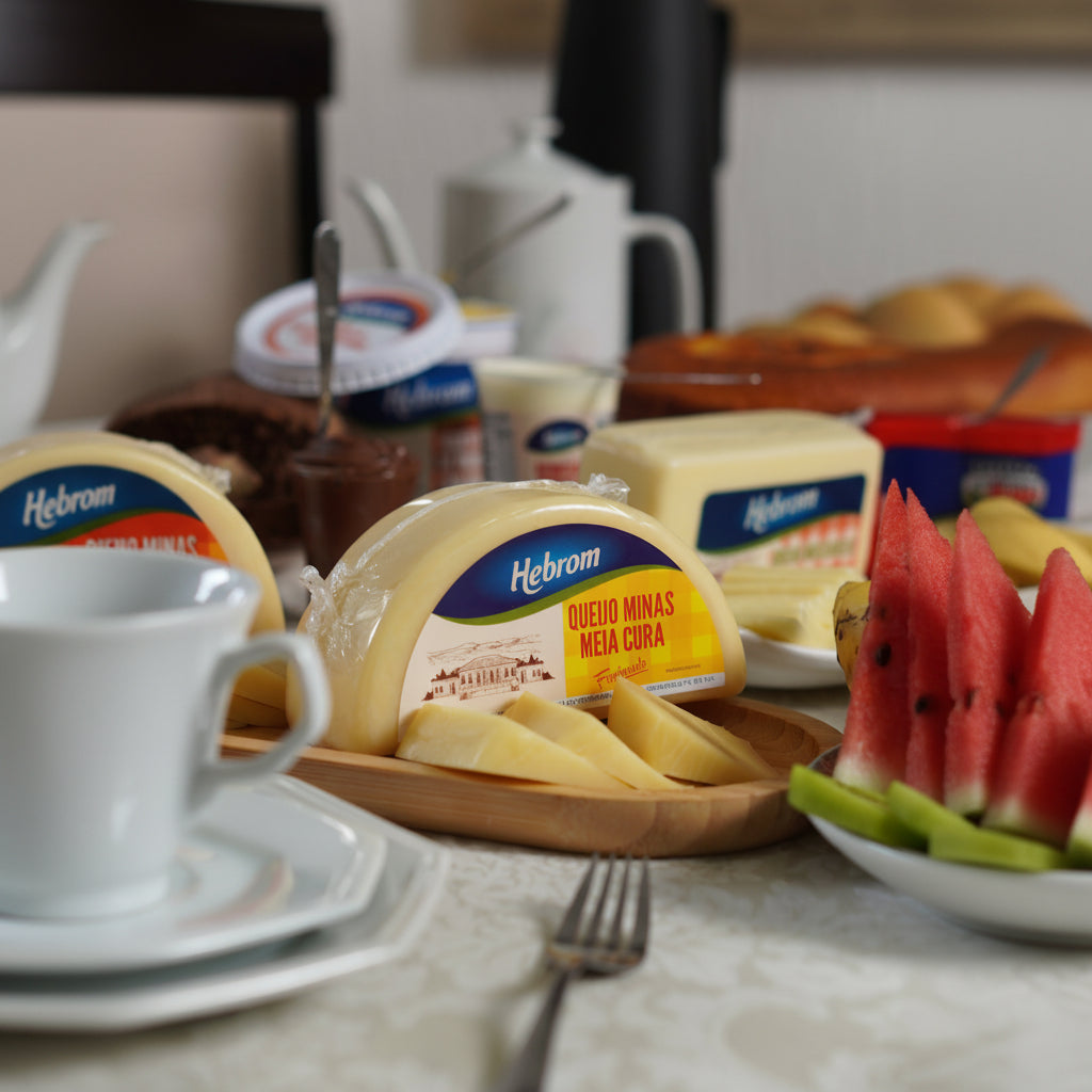 QUEIJO MINAS MEIA CURA HEBROM MEIA LUA (APROX. 500G)